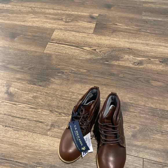 Shoes - Picture 4 of 4